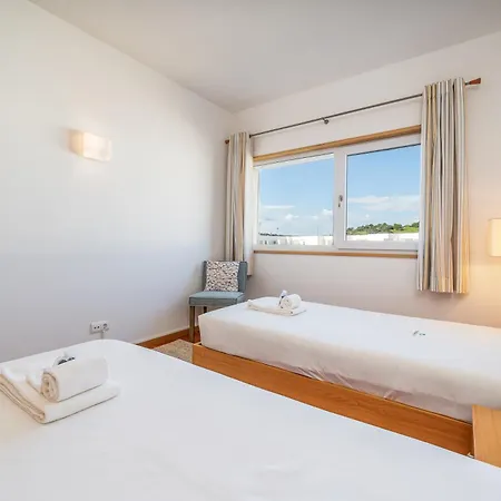 Charming Marina Apartment, Walk To Old Town #2001