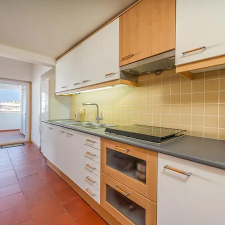 Charming Marina Apartment, Walk To Old Town #2001 Apartment Lagos